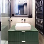 Flat 1 * ノバ・ルダ