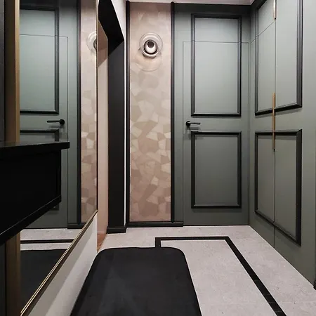 Flat 1